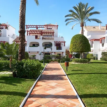 4 Bedroom In Noray, San Pedro アパート *