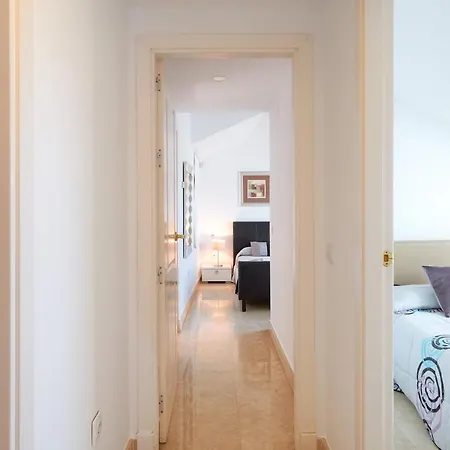 4 Bedroom In Noray, San Pedro アパート