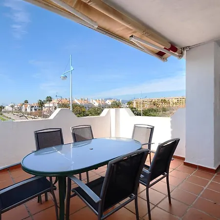 4 Bedroom In Noray, San Pedro アパート