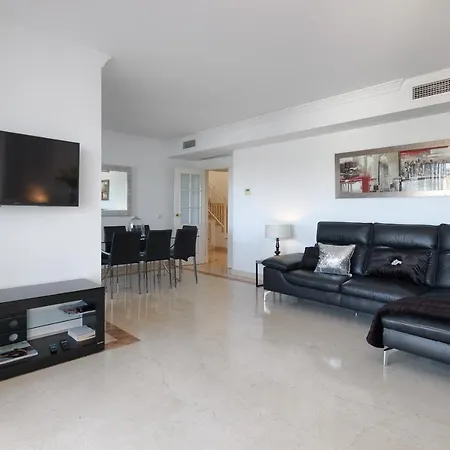 アパート 4 Bedroom In Noray, San Pedro