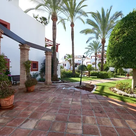 4 Bedroom In Noray, San Pedro アパート *