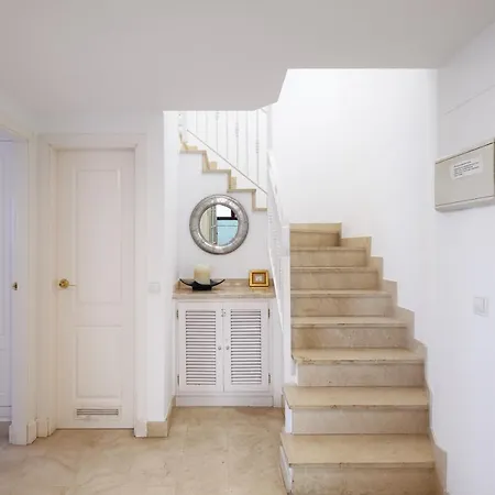 4 Bedroom In Noray, San Pedro アパート マルベーリャ