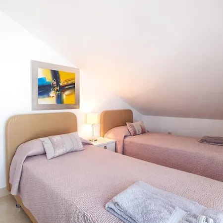 アパート 4 Bedroom In Noray, San Pedro *